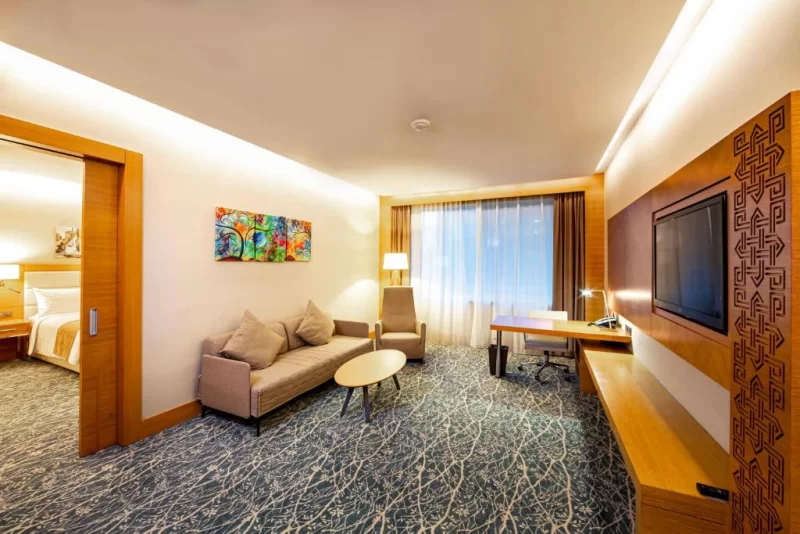 Holiday Inn Baku 4*